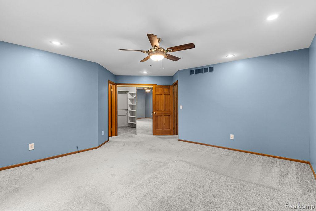 9482 Graytrax Road, Grand Blanc, MI 48439 — Photo 27