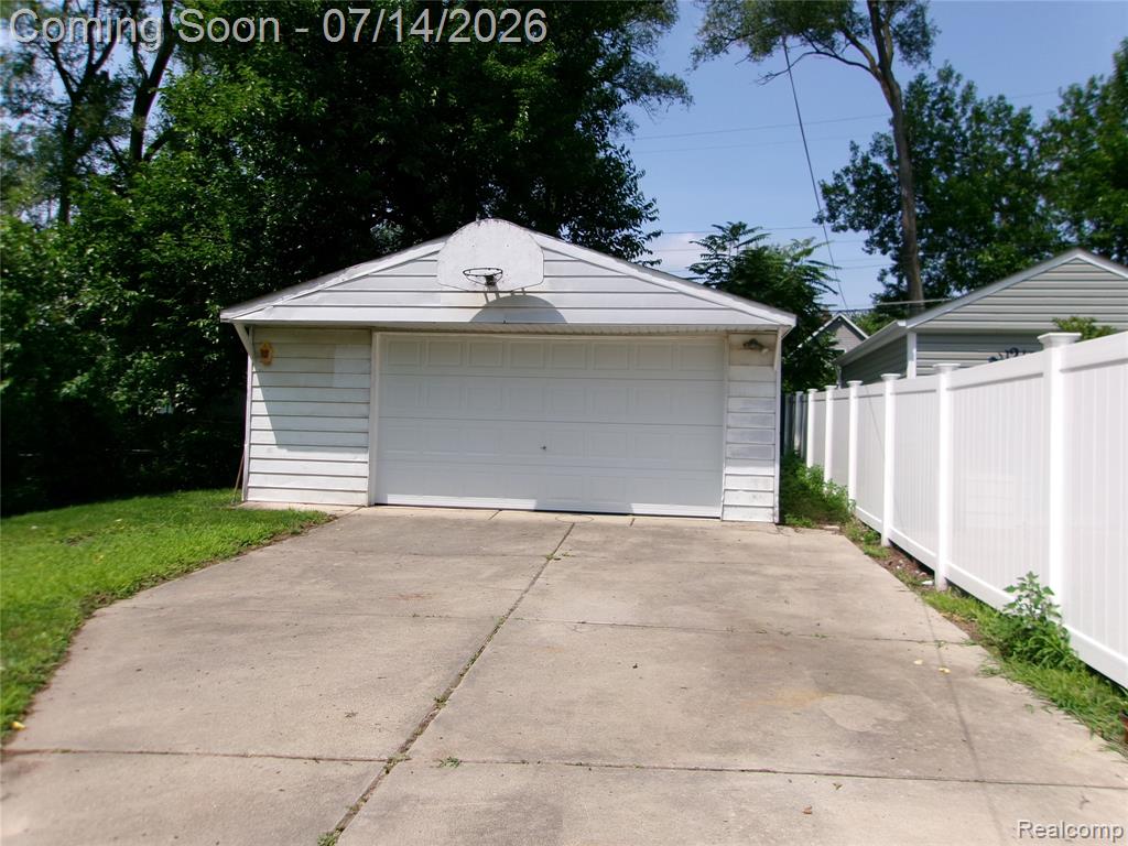 5620 Hipp Street, Dearborn Heights, MI 48125 — Photo 16