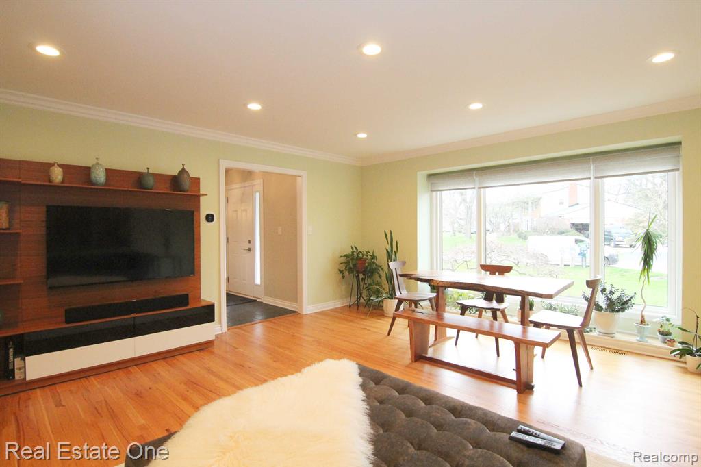6749 ALDERLEY Way, West Bloomfield, MI — Photo 16