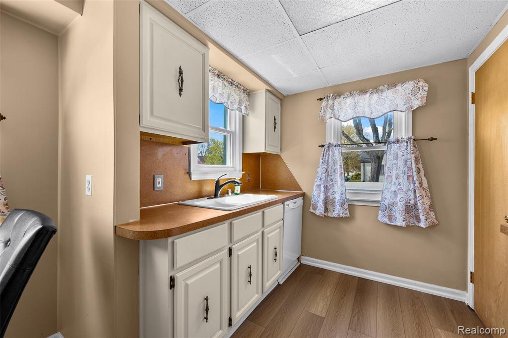 13750 Kingston Street, Oak Park, MI 48237 — Photo 12