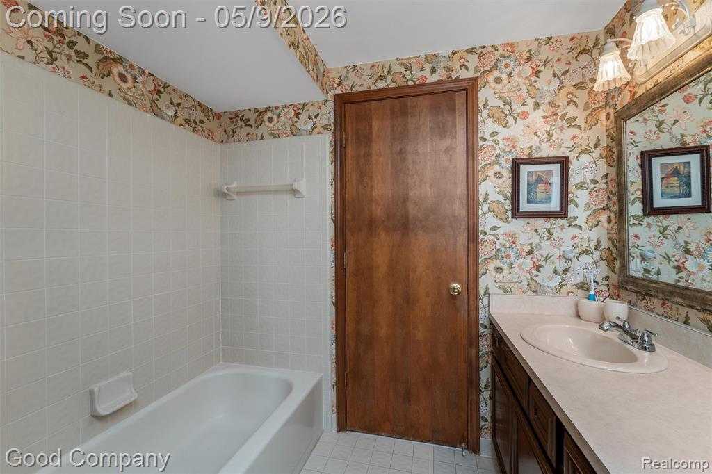 20063 Hudson Bay Court, Clinton Twp, MI 48038 — Photo 28