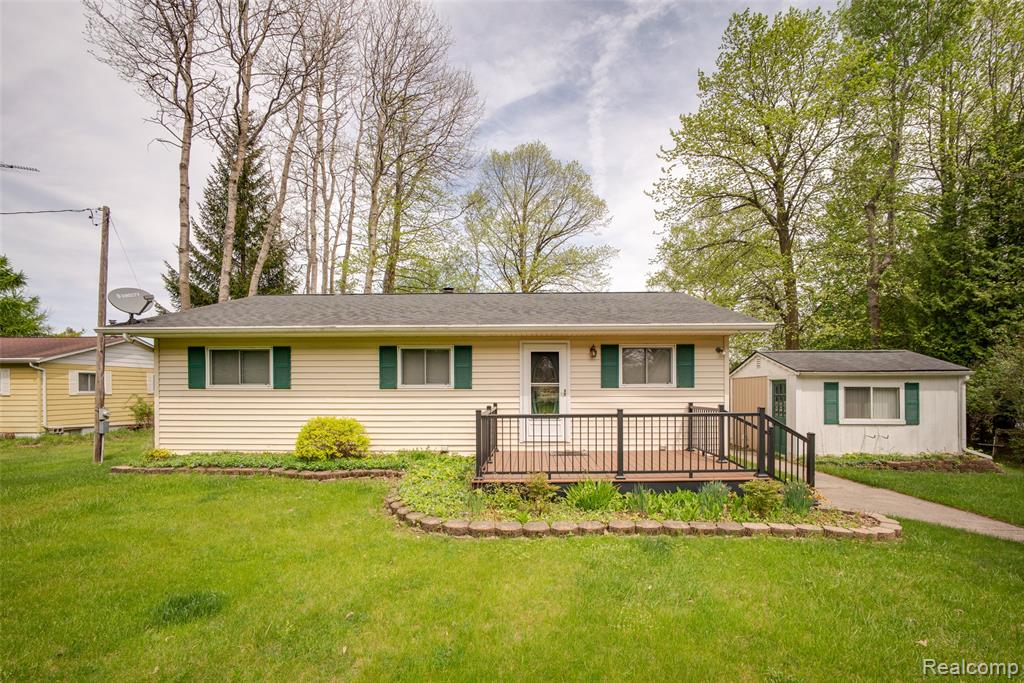 6240 Lakeshore Road N, Palms, MI 48465 — front exterior