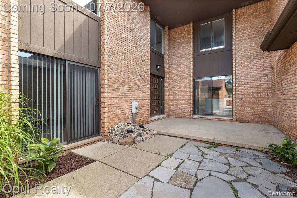 3961 Chablis Street, West Bloomfield, MI 48323 — Photo 4