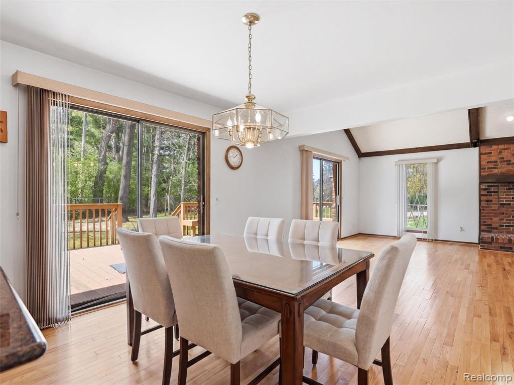 5800 Naneva Court, West Bloomfield, MI — Photo 14