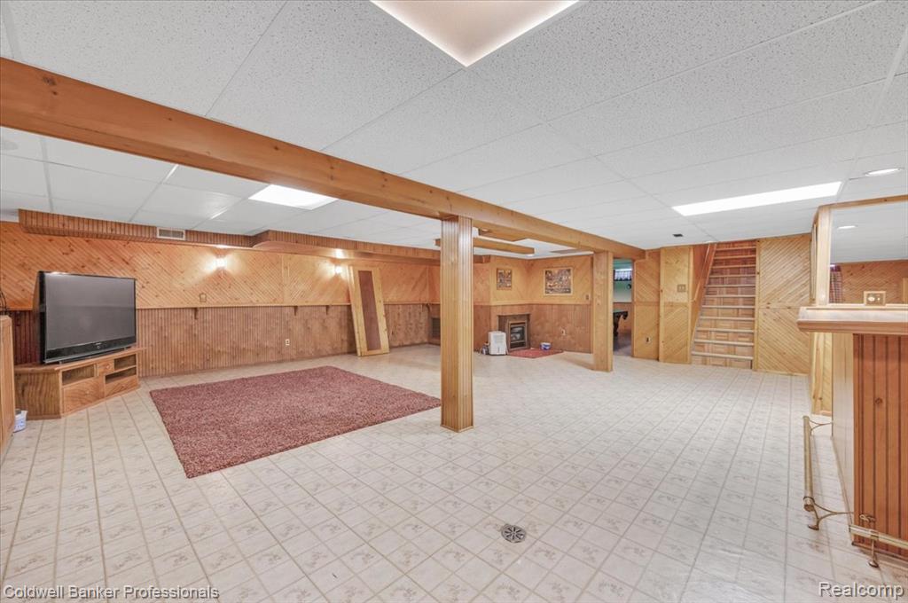 5015 Fox Hill Drive, Sterling Heights, MI 48310 — Photo 24