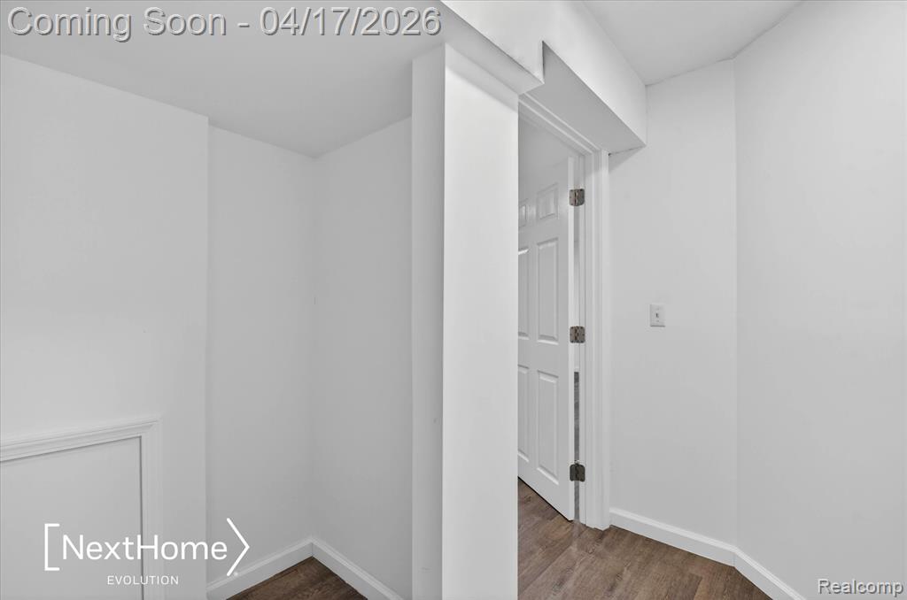 321 Oxford Court, Belleville, MI 48111 — Photo 37