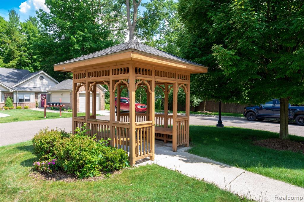 21433 Archwood Circle, Farmington Hills, MI 48336 — Photo 15