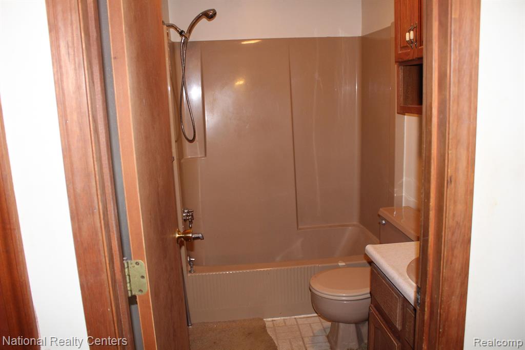 9720 QUEENS Drive, Manchester, MI 48158 — Photo 12