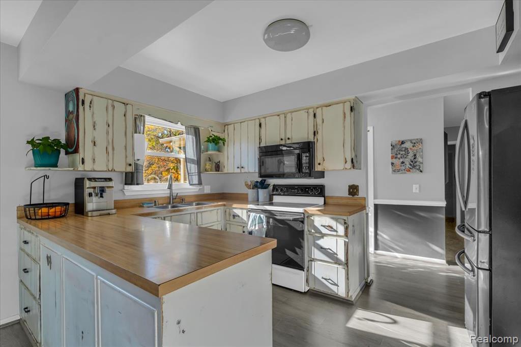 4608 Huntington Drive, Port Huron, MI 48060 — Photo 12