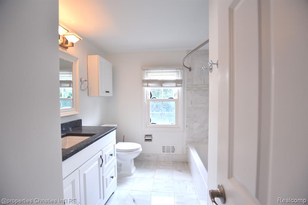 4217 COVERED BRIDGE Road, Bloomfield Hills, MI 48302 — Photo 24