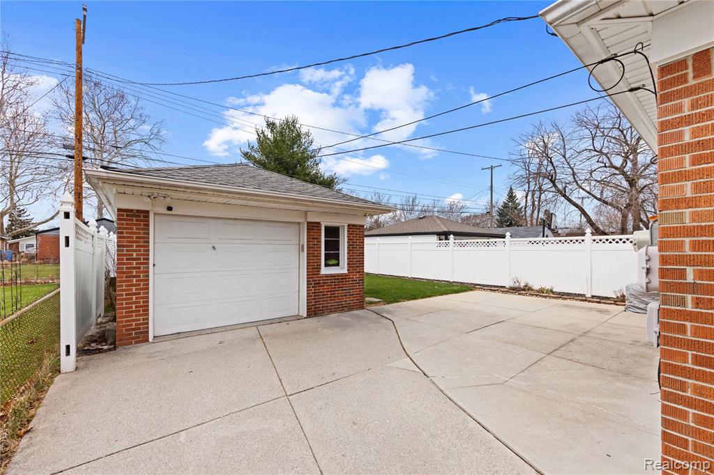 4692 McKinley Street, Dearborn Heights, MI 48125 — Photo 25