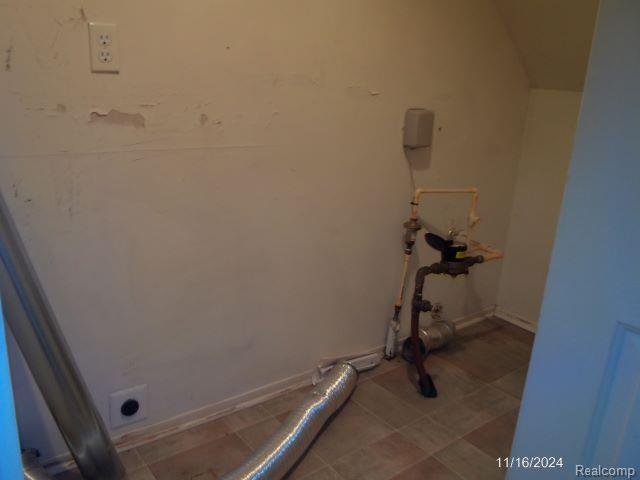 649 LEWA DOWNS Drive, Pontiac, MI 48341 — Photo 12