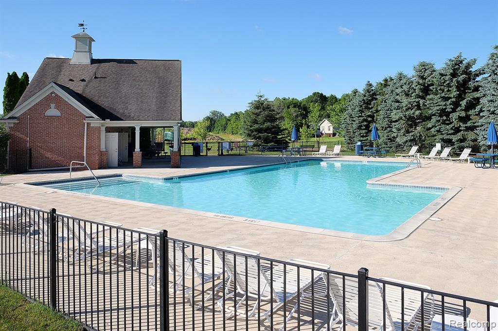 1852 N Kenwyck Drive, Ypsilanti, MI 48198 — Photo 5
