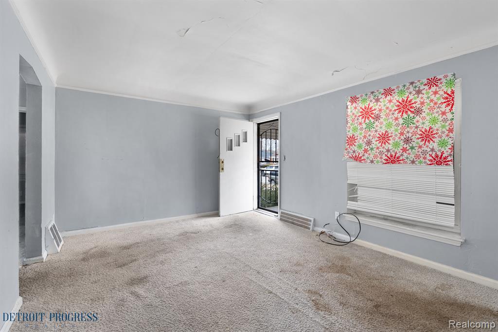 8865 GREENVIEW Avenue, Detroit, MI 48228 — Photo 4