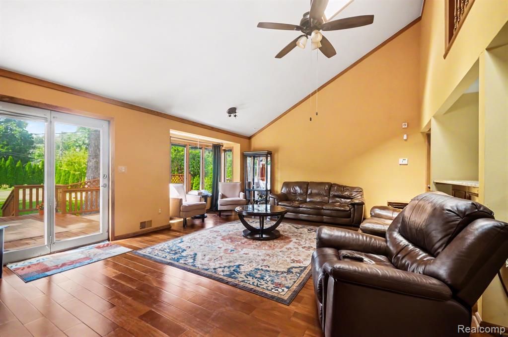 52905 Heatherway Drive, Utica, MI 48316 — Photo 8