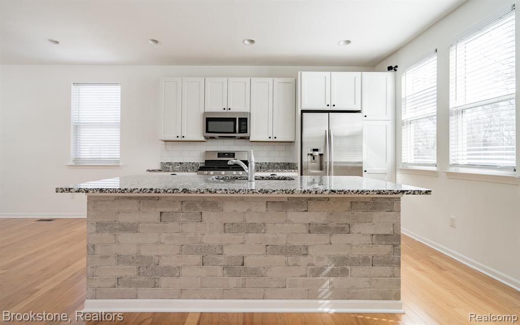512 Midland Boulevard, Royal Oak, MI 48073 — Photo 9