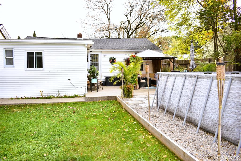 7400 Lawrence Street, Grand Blanc, MI 48439 — Photo 5