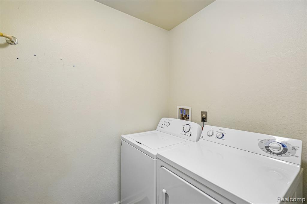 15240 Silver Parkway, APT 306, Fenton, MI 48430 — Photo 13