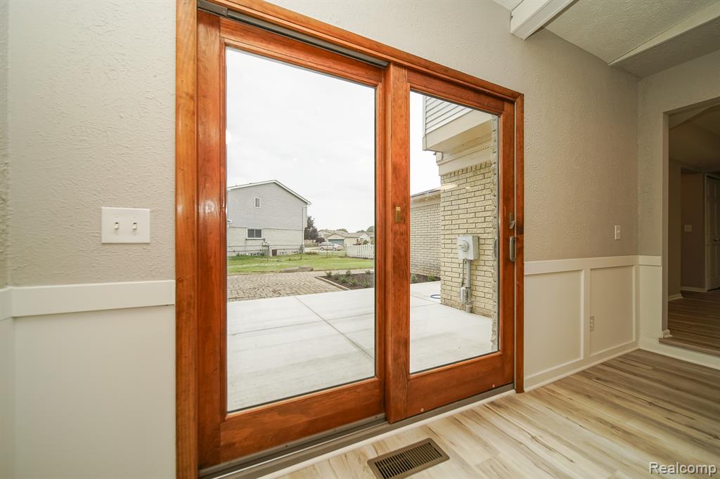 51784 Julies Drive, Clinton Twp, MI 48047 — Photo 30