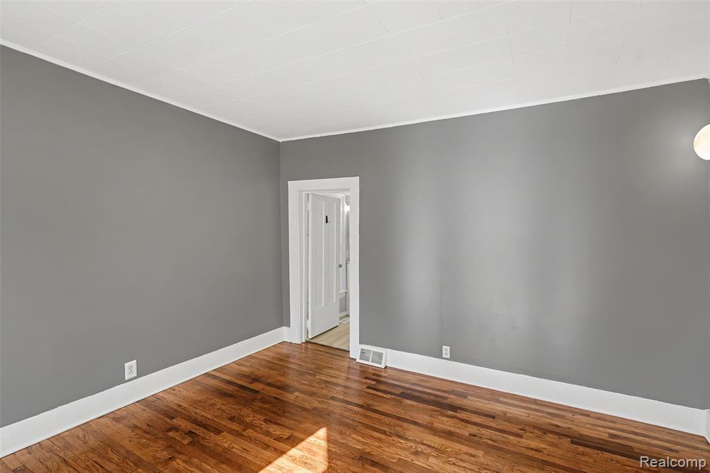 512 S Broad Street, Holly, MI 48442 — Photo 8