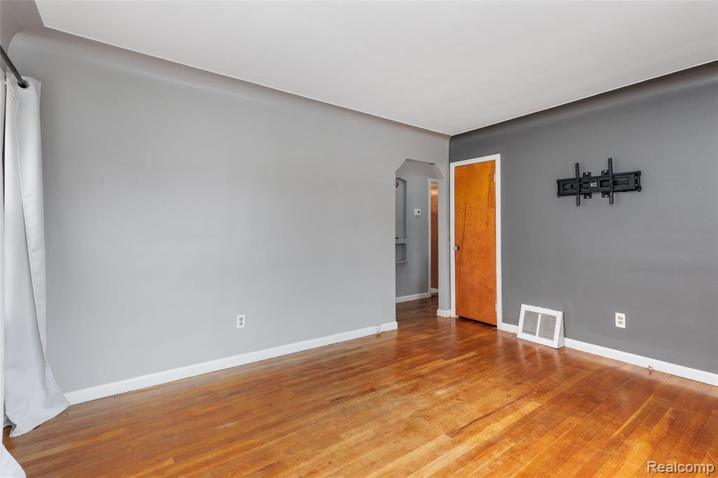 15738 Frazho Road, Roseville, MI 48066 — Photo 6