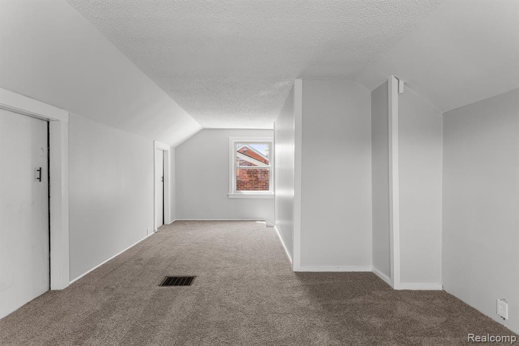 9131 WHITCOMB Street, Detroit, MI 48228 — Photo 27