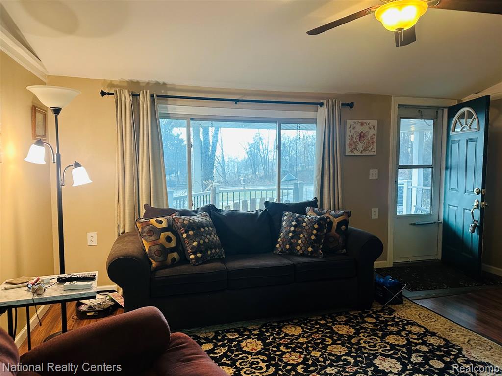 10461 9 Mile Road, Whitmore Lake, MI 48189 — Photo 8