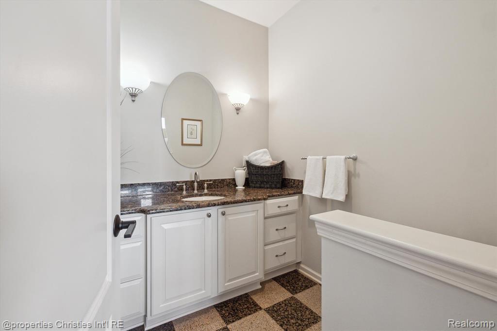 45653 TOURNAMENT Drive, Northville, MI 48168 — Photo 28