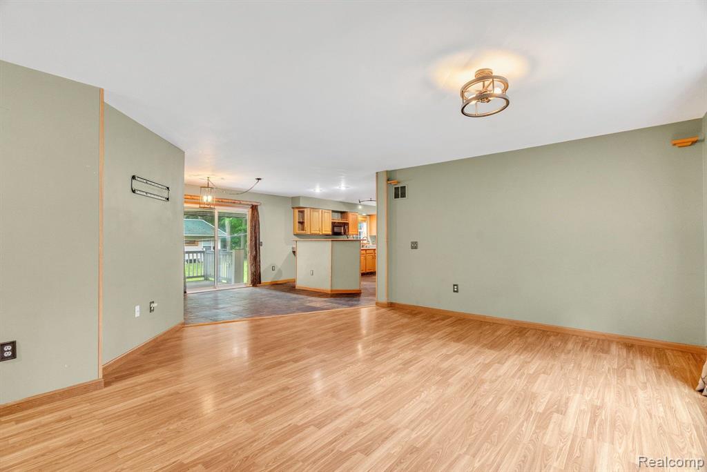 6917 CHASE LAKE Road, Fowlerville, MI 48836 — Photo 9