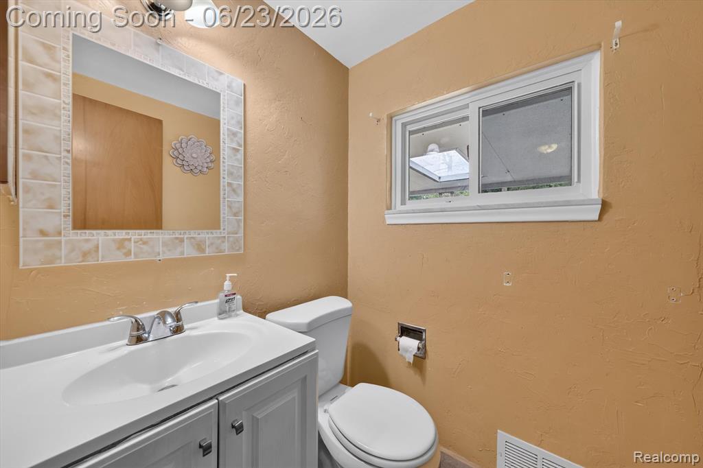 29101 Campbell Drive, Warren, MI 48093 — Photo 15