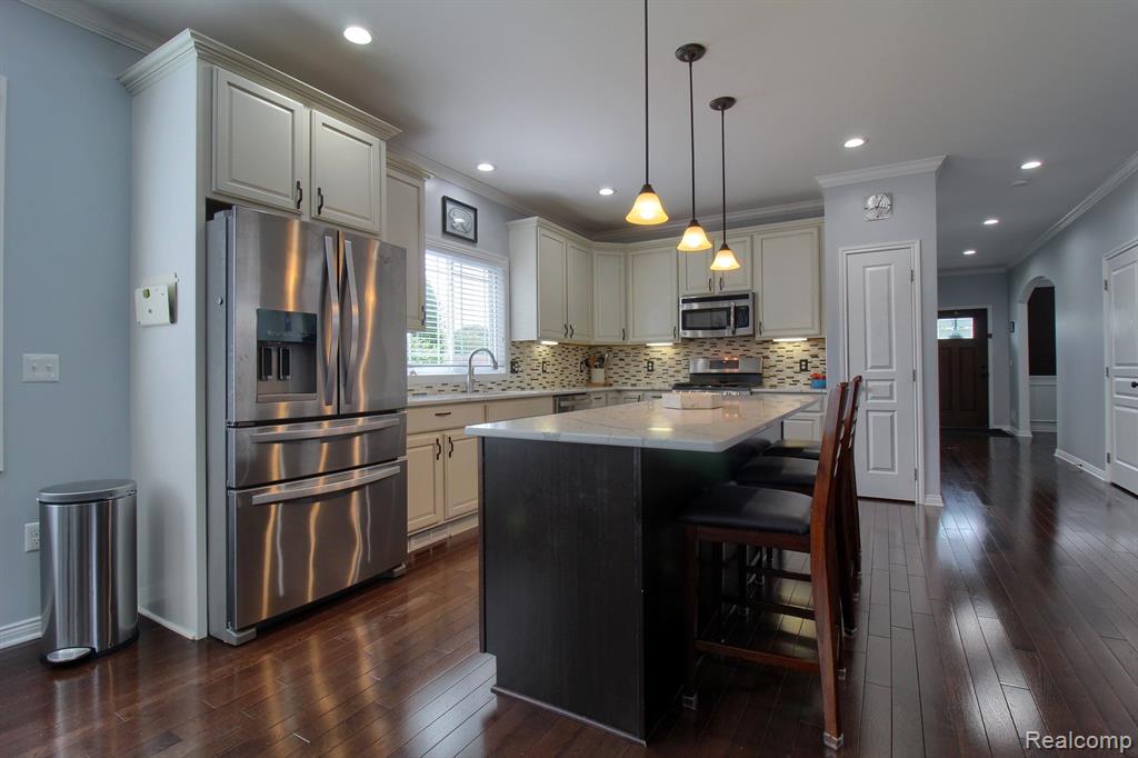 518 PARKDALE AVE, Rochester, MI 48307 — Photo 8