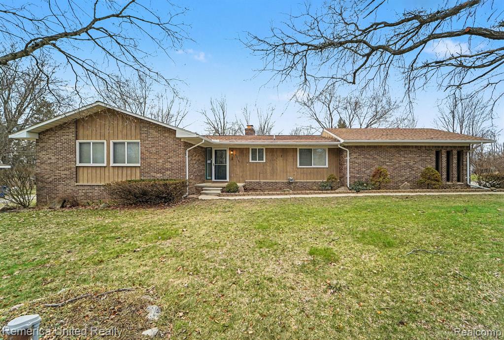 11796 Post Lane, South Lyon, MI 48178 — Photo 2