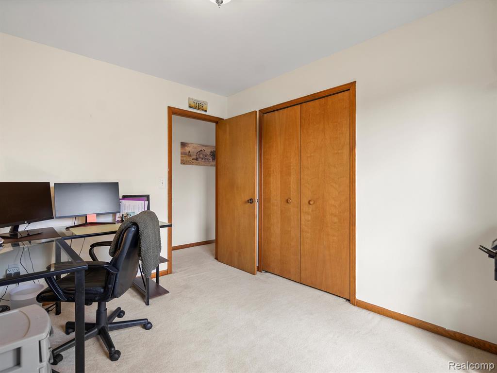 41845 EHRKE Drive, Clinton Twp, MI 48038 — Photo 27