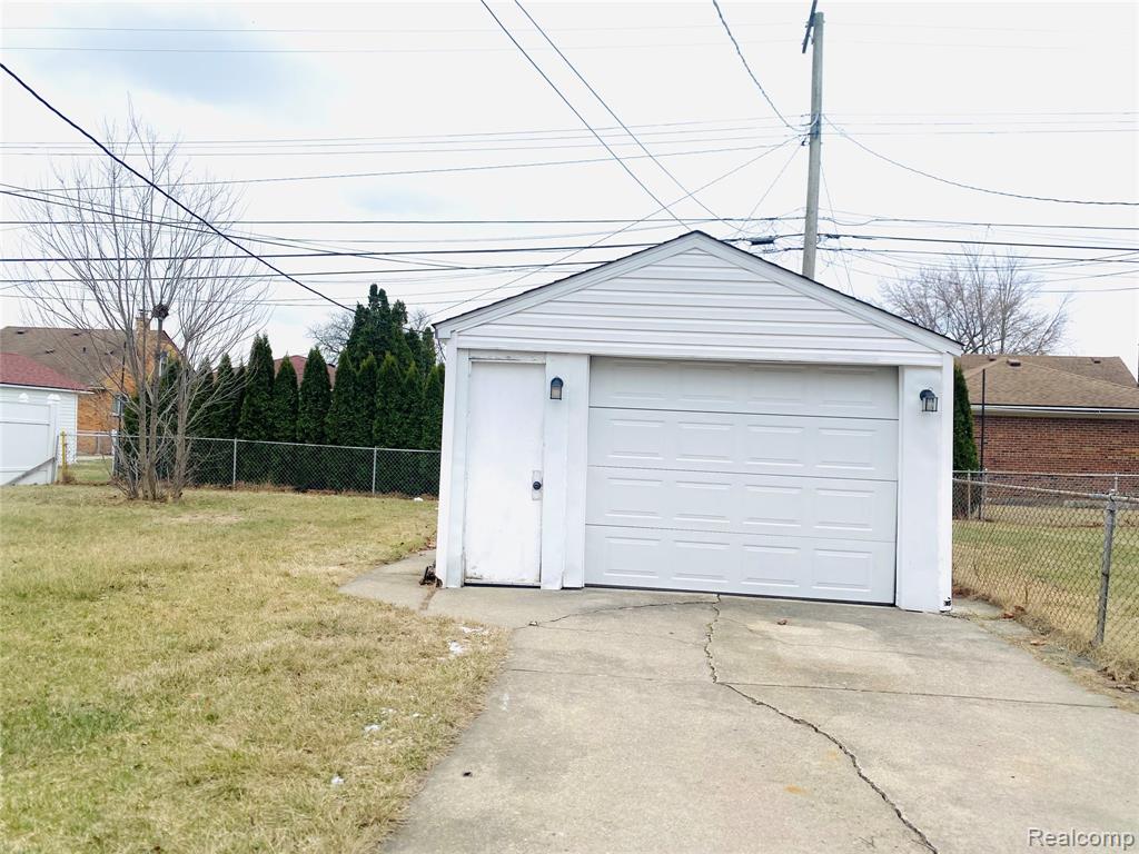 17334 Sprenger Avenue, Eastpointe, MI 48021 — Photo 5