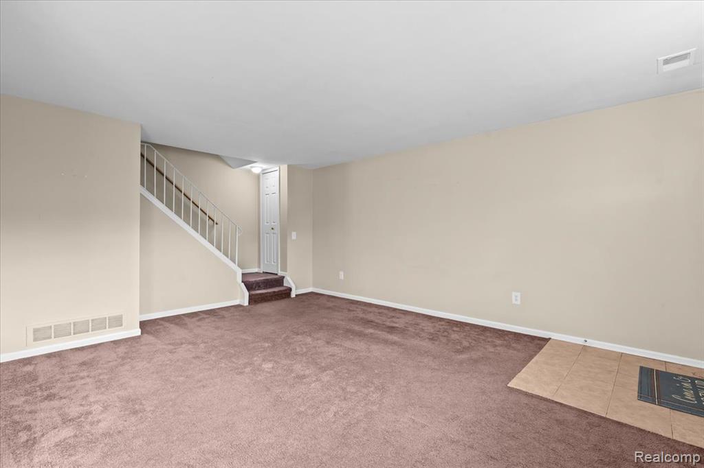 50105 N Jimmy Court, New Baltimore, MI 48047 — Photo 3