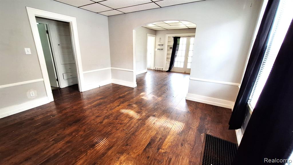 7604 JACKSON Avenue, Warren, MI 48091 — Photo 4