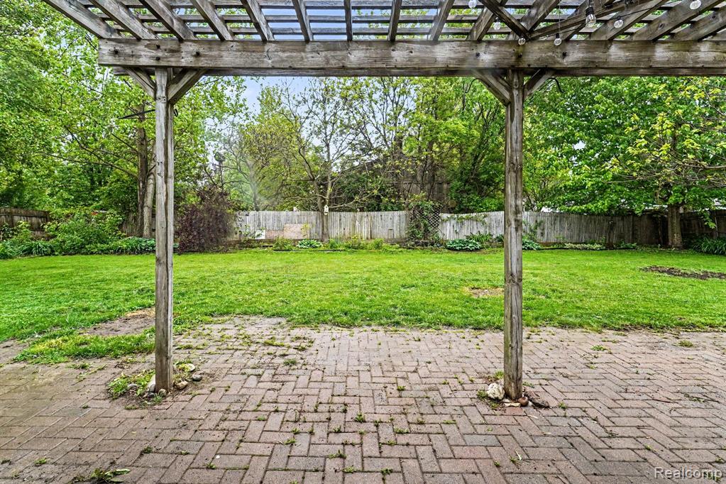 4228 Thom Street, Burton, MI 48509 — Photo 17