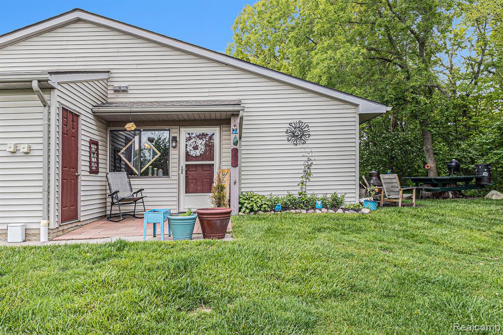 313 Spring Brooke Drive, Brighton, MI 48116 — Photo 4