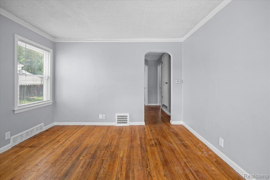 7800 Greenview Avenue, Detroit, MI 48228 — Photo 5