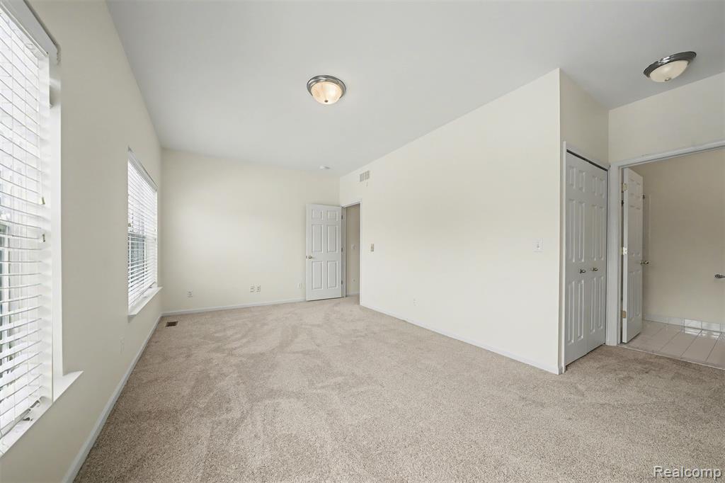 638 W Bluff Court, 31, Rochester Hills, MI 48307 — Photo 28