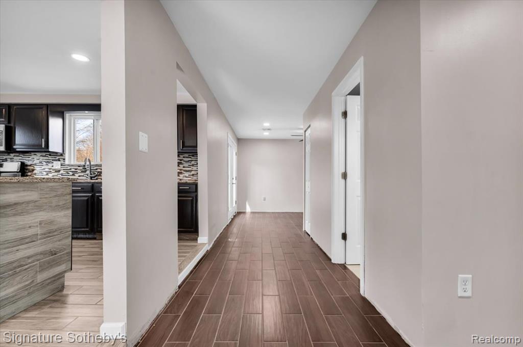 237 Marlborough Drive, Bloomfield Hills, MI 48302 — Photo 16