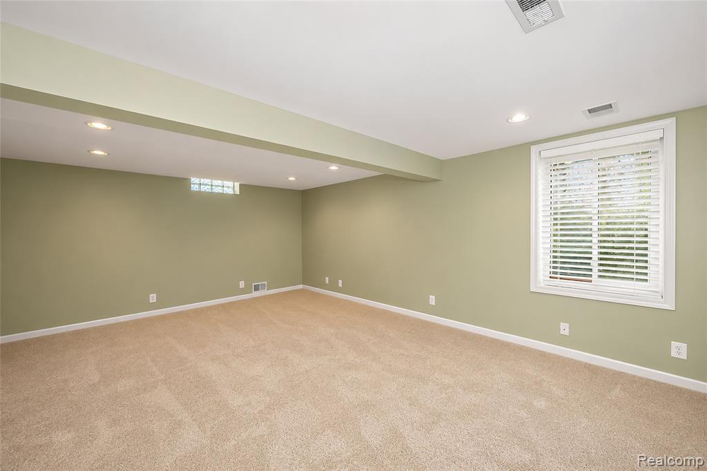 5370 Breeze Hill Place, Troy, MI 48098 — Photo 21