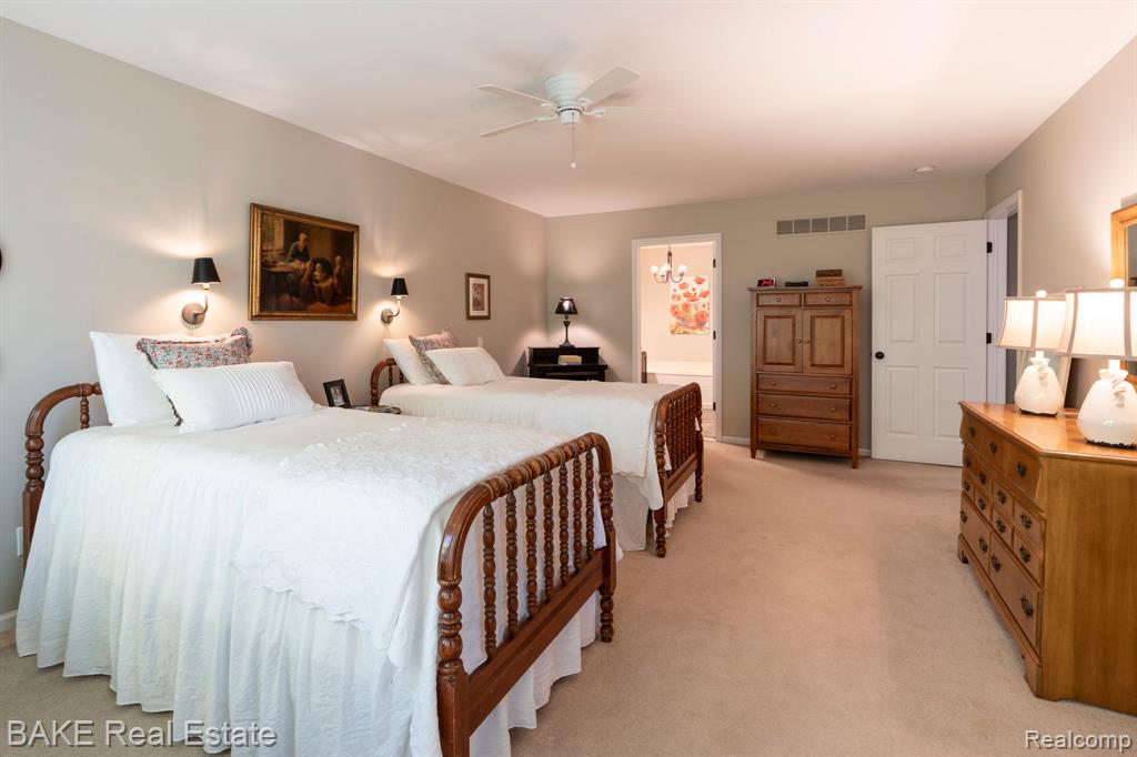 39470 Champion Court, Northville, MI 48168 — Photo 26
