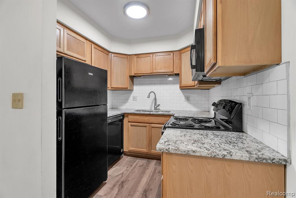 7769 Manor Circle, Westland, MI — Photo 17