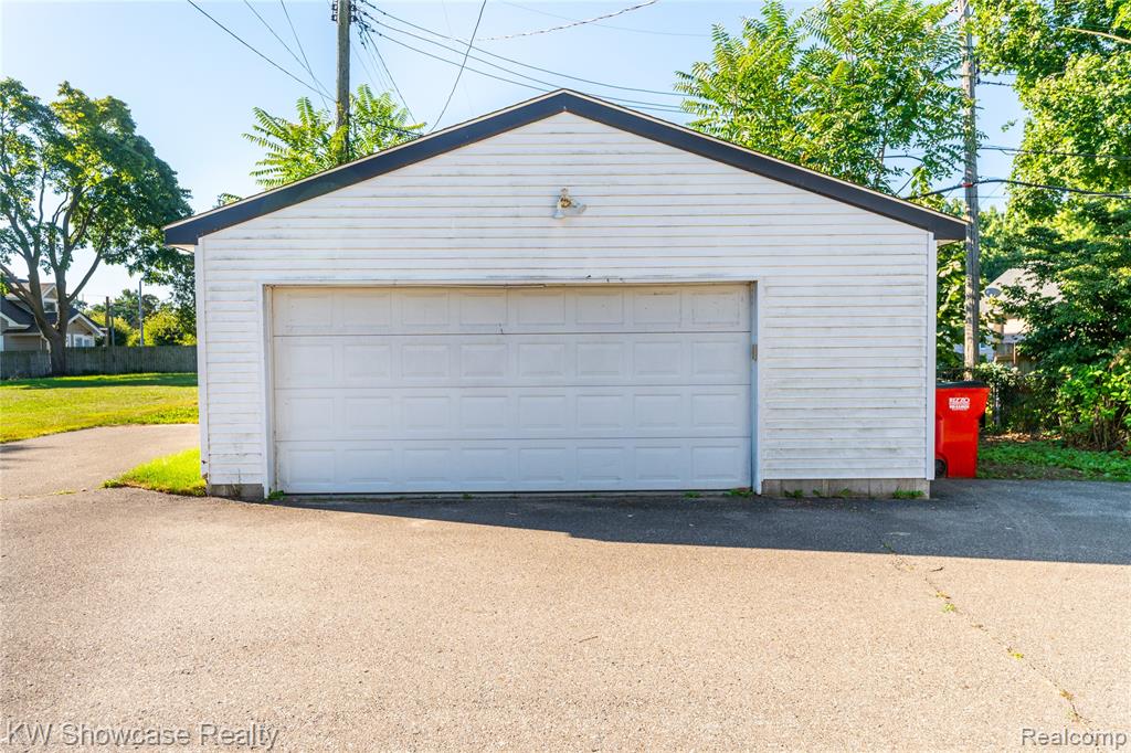 3033 Cass Lake Avenue, Keego Harbor, MI 48320 — Photo 26