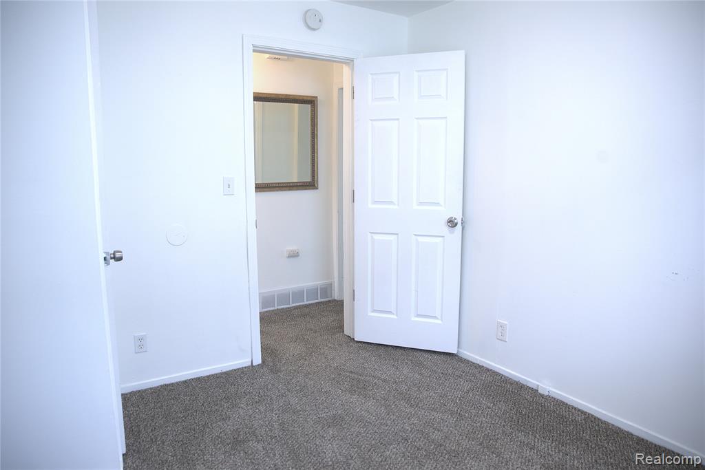 4006 Milton Drive, Flint, MI 48507 — Photo 3