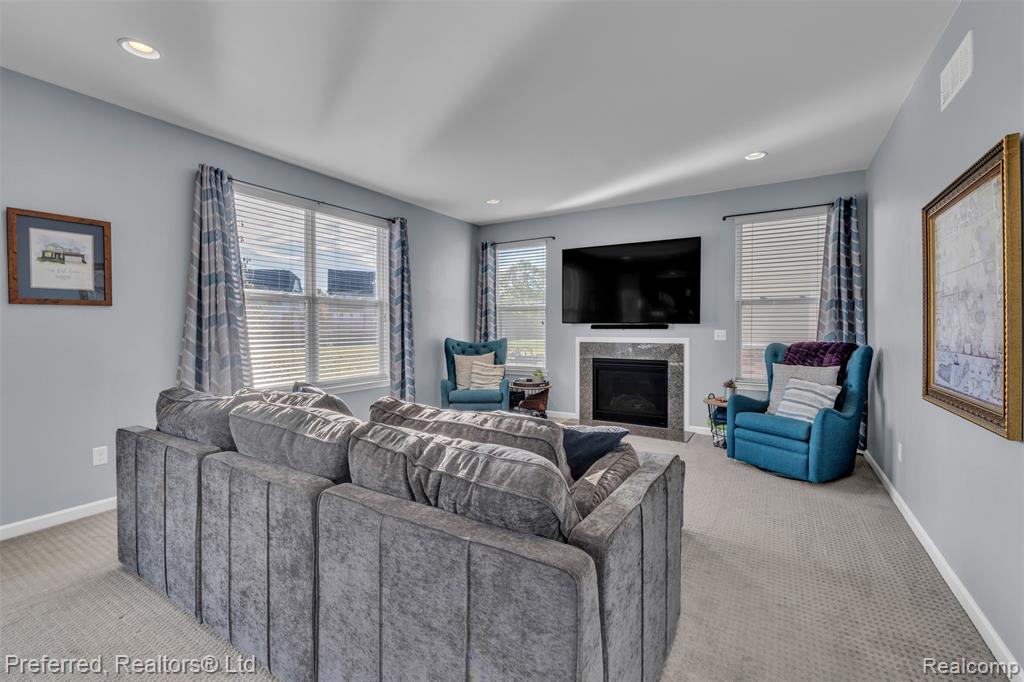 28430 Oakmonte Circle E, New Hudson, MI 48165 — Photo 13