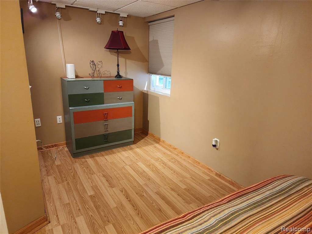 635 Sherry Drive, Lake Orion, MI 48362 — Photo 17