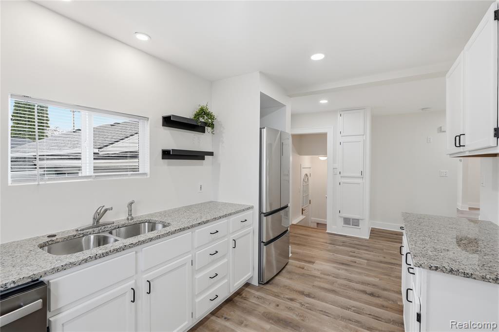 640 Martin Luther King Jr Boulevard S, Pontiac, MI 48341 — Photo 14