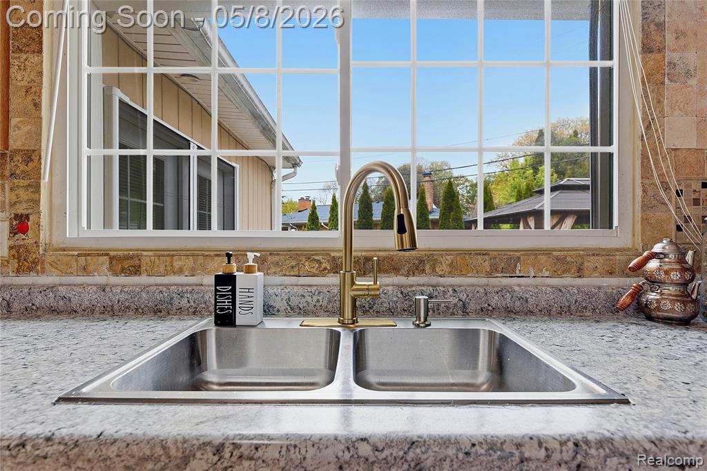 7271 Lucerne Street, Dearborn Heights, MI 48127 — Photo 17